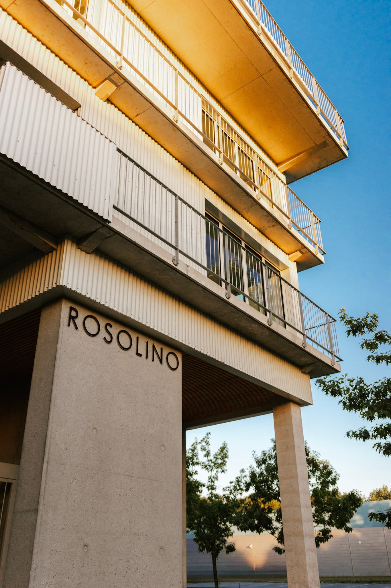 Façade de la Résidence Rosolino, résidence étudiante sur le campus de Ker Lann à Bruz